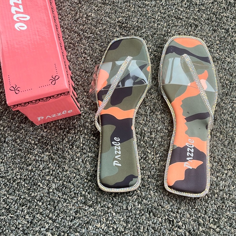 Pazzle clear w glitter flat sandals brand new never worn